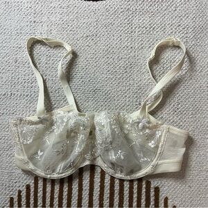 CHANTELLE IVORY WHITE LACE BRA SIZE 32D